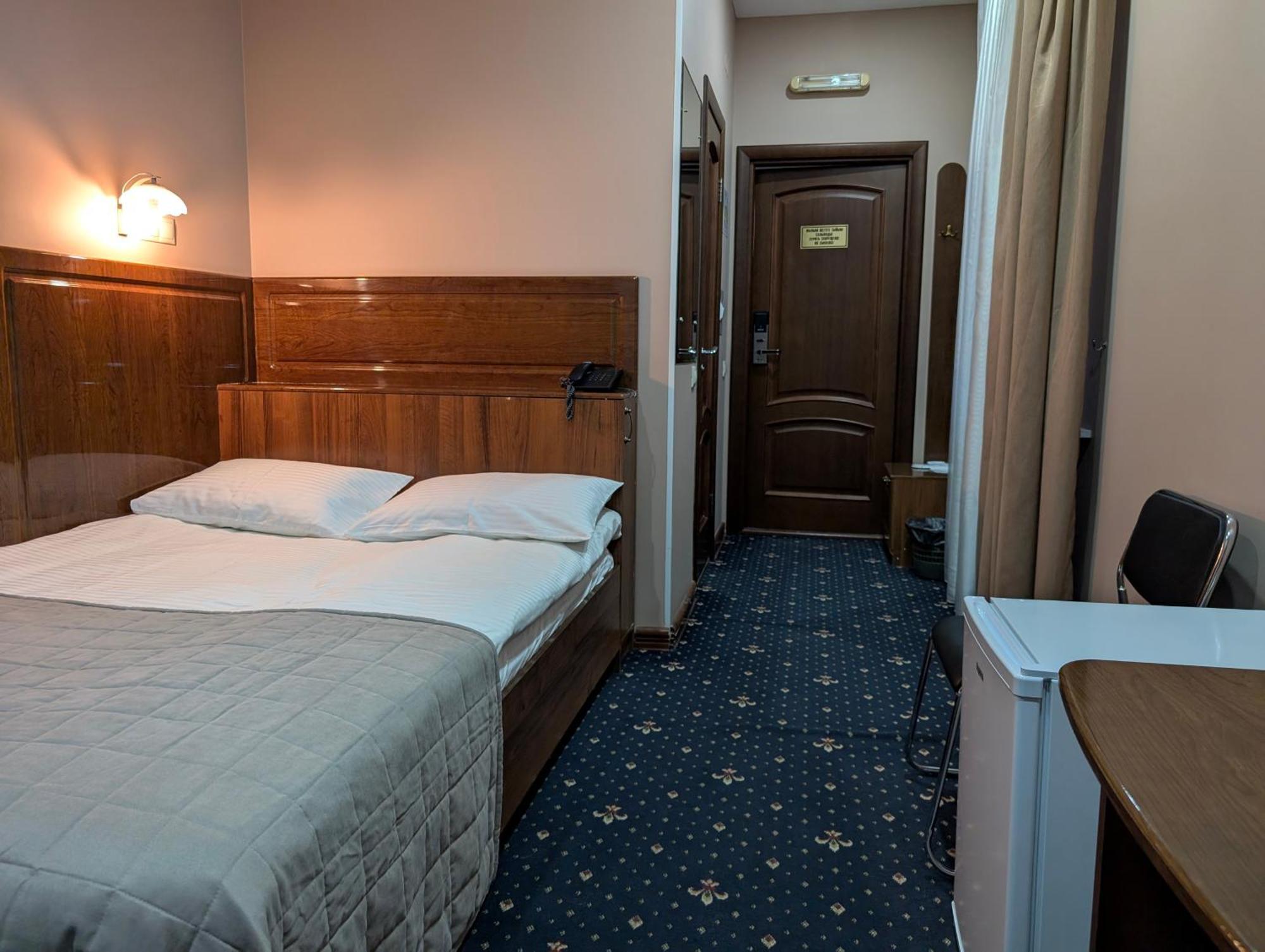 Victoria Hotel Uralsk Exterior foto